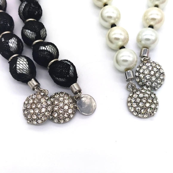 White House Black Market Faux Pearl Rhinestone 2 Piece Necklace Set $90 - Picture 6 of 9